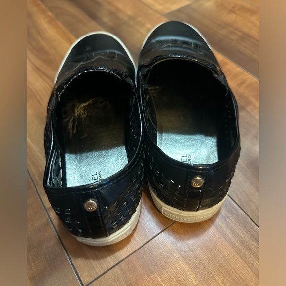 Michael Kors - Sadie Girls Leather Slip Ons - Black Size 4 (Can Fit Women’s 6) - Picture 8 of 11